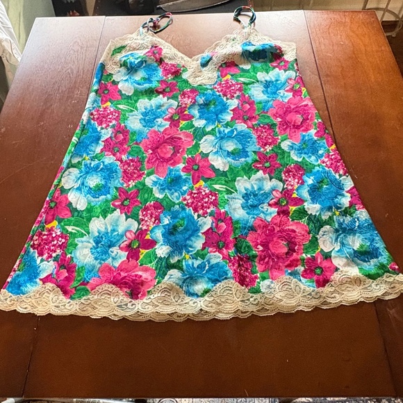 Vintage Victoria's Secret slip dress - Picture 5 of 5